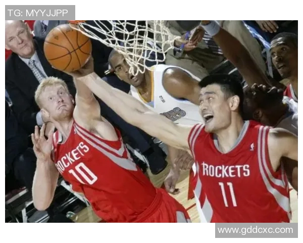 姚明香港车队携手打造篮球与赛车的完美结合展现体育精神与团队合作新风貌