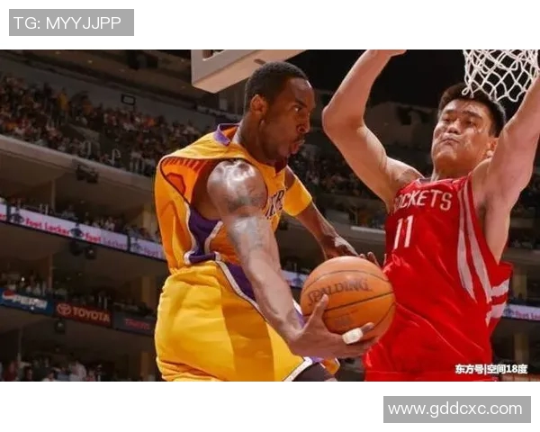 姚明60秒:从篮球巨星到商业领袖的传奇转变与人生智慧