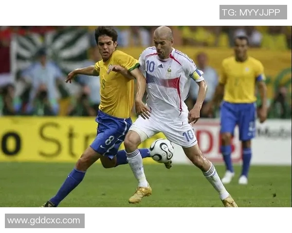 2005年退役的足球明星回顾与影响分析