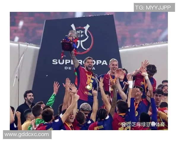 全球足球明星简介及其职业生涯成就分析