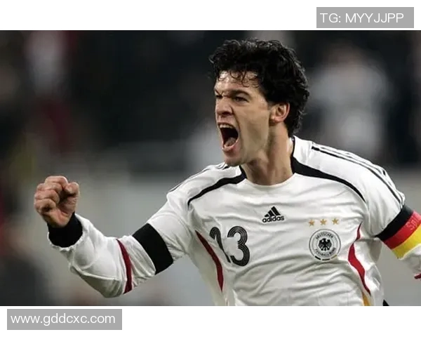 现役13号足球明星的辉煌历程与未来展望分析