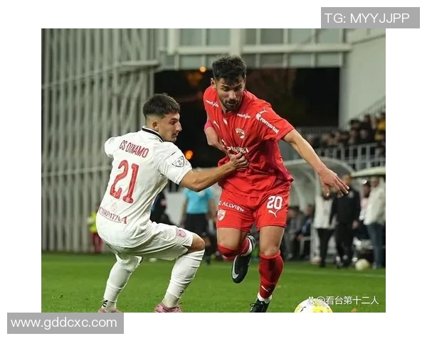 图兵工厂与迪纳摩的激烈对决揭示了足球战术的深层次博弈与球队实力的较量